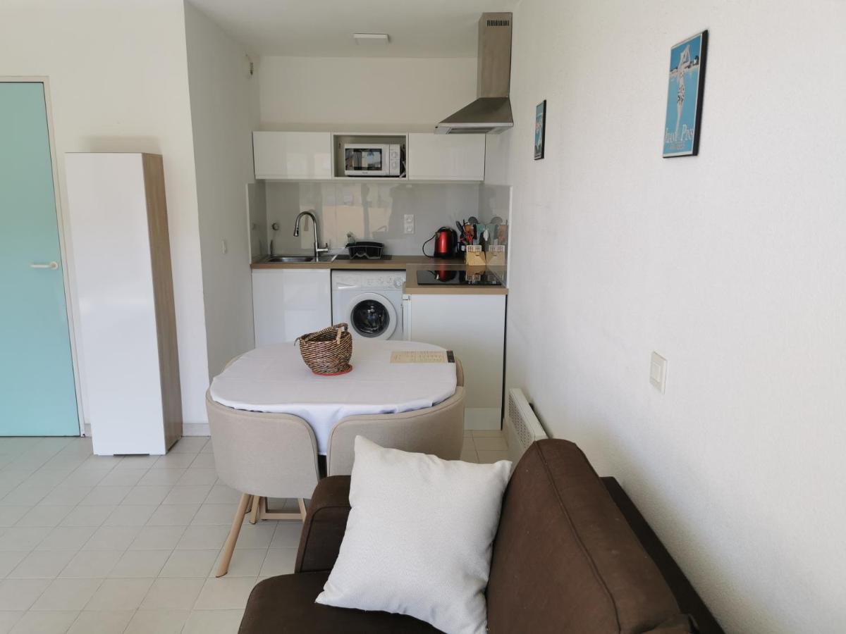 Antibes Les Pins 2 Pieces Vue Mer Piscine Parking Apartment Exterior photo