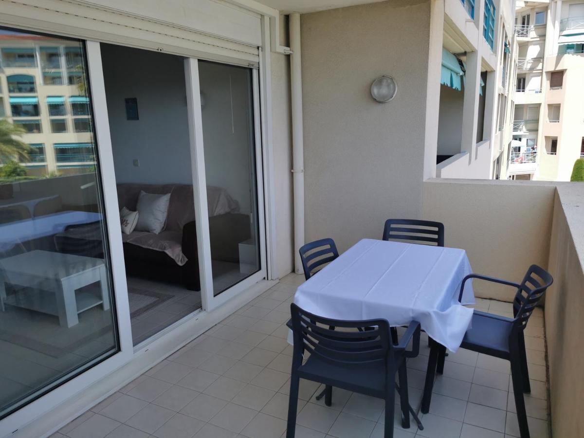 Antibes Les Pins 2 Pieces Vue Mer Piscine Parking Apartment Exterior photo